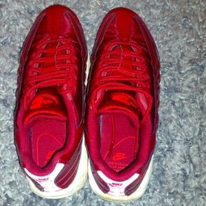✨Nike Air Max 95✨ (Maroon)